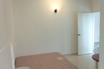 2 STOREY INTERMEDIATE HOUSE - SS19 SUBANG JAYA - LONG DRIVEWAY - FOR SALES