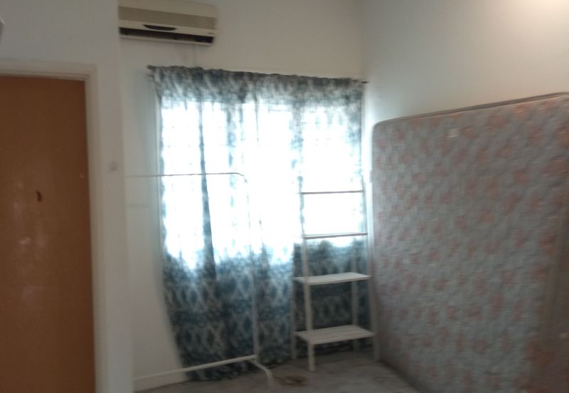 2 STOREY INTERMEDIATE HOUSE - SS19 SUBANG JAYA - LONG DRIVEWAY - FOR SALES