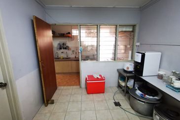 USJ 9 - Subang Jaya - 2 Storey Intermediate Terrace House - For Sales