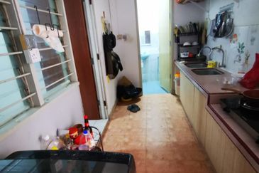 USJ 9 - Subang Jaya - 2 Storey Intermediate Terrace House - For Sales