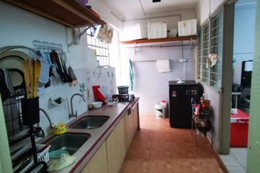 USJ 9 - Subang Jaya - 2 Storey Intermediate Terrace House - For Sales