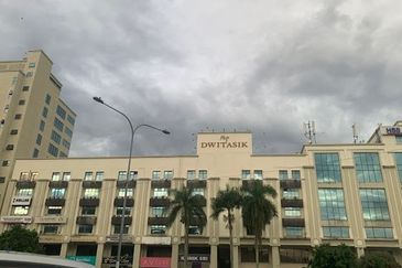 Plaza Dwitasik, Bandar Sri Permaisuri