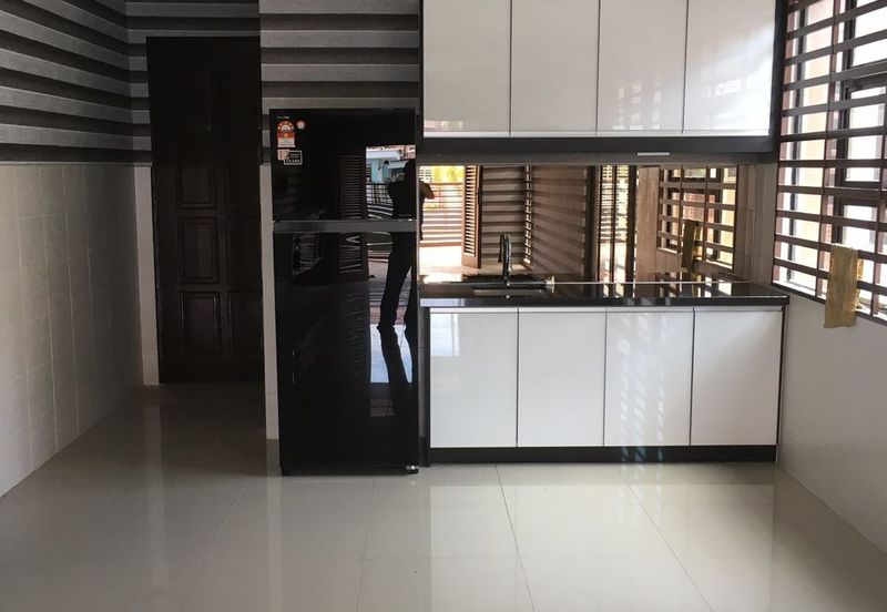 Klang - Batu 6, Pekan Meru - Single Storey Semi-D - FOR SALES