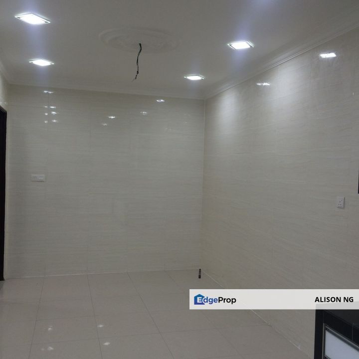 Klang - Batu 6, Pekan Meru - Single Storey Semi-D - FOR SALES, Selangor, Klang