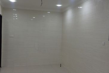 Klang - Batu 6, Pekan Meru - Single Storey Semi-D - FOR SALES