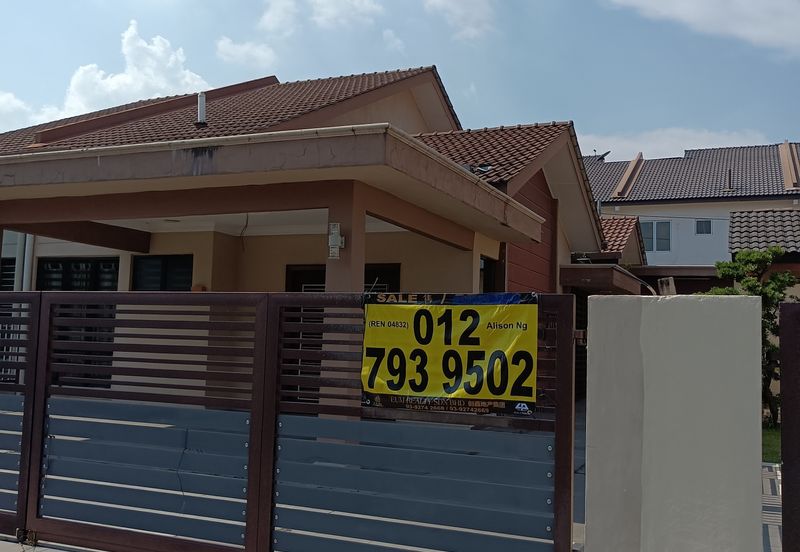 Klang - Batu 6, Pekan Meru - Single Storey Semi-D - FOR SALES