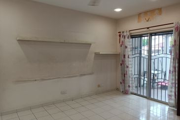 Setia Alam - Setia Impian 2 - 2 storey intermediate Terrace House - Near to Food Court and Night Market - For Sales