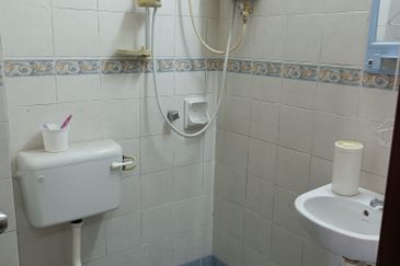 Setia Alam - Setia Impian 2 - 2 storey intermediate Terrace House - Near to Food Court and Night Market - For Sales