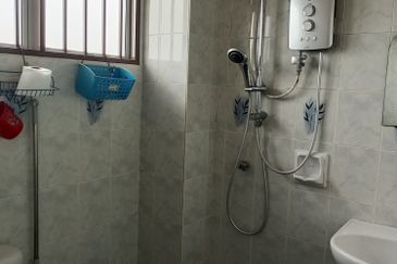 Setia Alam - Setia Impian 2 - 2 storey intermediate Terrace House - Near to Food Court and Night Market - For Sales