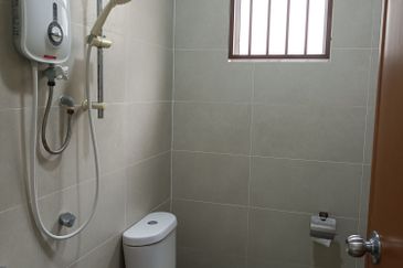 Setia Alam - Setia Impian 2 - 2 storey intermediate Terrace House - Near to Food Court and Night Market - For Sales