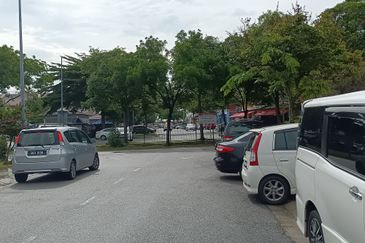 Setia Alam - Setia Impian 2 - 2 storey intermediate Terrace House - Near to Food Court and Night Market - For Sales