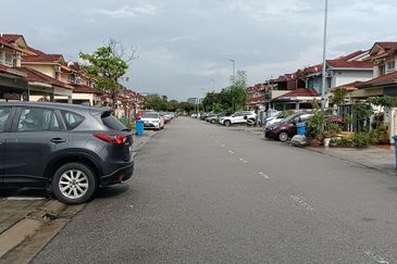 Setia Alam - Setia Impian 2 - 2 storey intermediate Terrace House - Near to Food Court and Night Market - For Sales