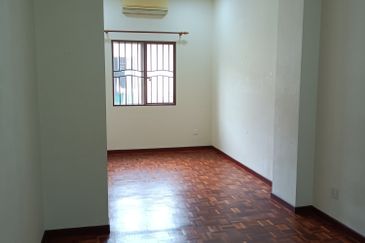 Setia Alam - Setia Impian 2 - 2 storey intermediate Terrace House - Near to Food Court and Night Market - For Sales