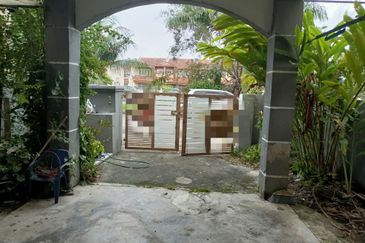 Shah Alam - Berjaya Park Phase 1 - 2 Storey Terrace Endlot - Beside Playground - For Sales