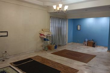 Shah Alam - Berjaya Park Phase 1 - 2 Storey Terrace Endlot - Beside Playground - For Sales