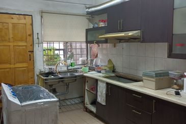 Shah Alam - Berjaya Park Phase 1 - 2 Storey Terrace Endlot - Beside Playground - For Sales