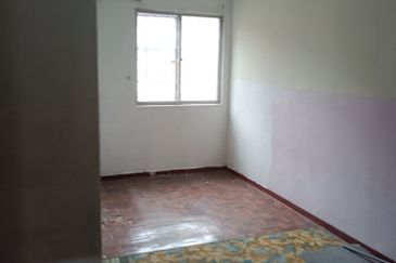 Shah Alam - Berjaya Park Phase 1 - 2 Storey Terrace Endlot - Beside Playground - For Sales