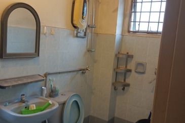 Shah Alam - Berjaya Park Phase 1 - 2 Storey Terrace Endlot - Beside Playground - For Sales