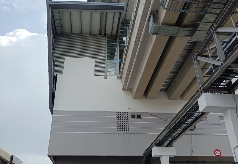 Klang Jalan Meru - 3 Storey Shop Office - Endlot - Near to LRT3 station - For Sales