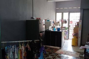 Telok Panglima Garang - Taman Dato Hormat - Single Storey Corner House - For Sales