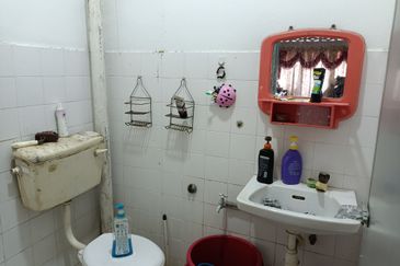 Telok Panglima Garang - Taman Dato Hormat - Single Storey Corner House - For Sales