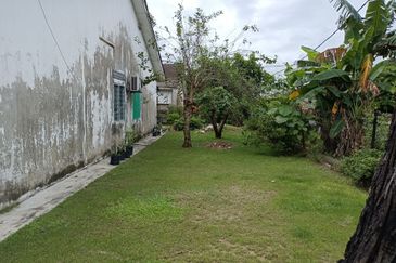 Telok Panglima Garang - Taman Dato Hormat - Single Storey Corner House - For Sales