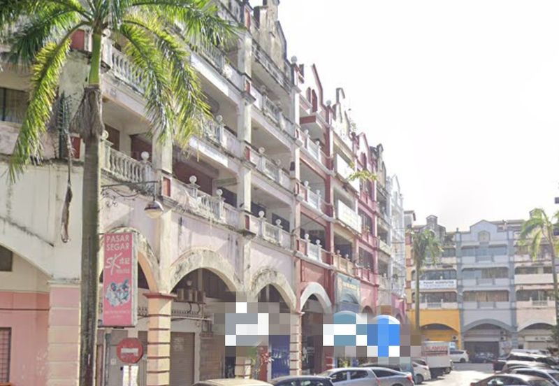 Klang - Jalan Pulau Pinang - Off Jalan Meru - 4.5 storey corner shop office with lift - For Sales