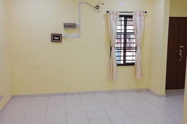 Klang - Kampong Delek - Taman Udang Cendana - Townhouse - Ground Floor - For Sales