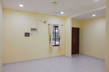 Klang - Kampong Delek - Taman Udang Cendana - Townhouse - Ground Floor - For Sales
