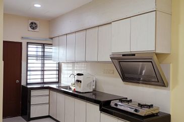 Klang - Kampong Delek - Taman Udang Cendana - Townhouse - Ground Floor - For Sales