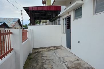 Klang - Kampong Delek - Taman Udang Cendana - Townhouse - Ground Floor - For Sales