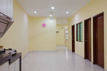 Klang - Kampong Delek - Taman Udang Cendana - Townhouse - Ground Floor - For Sales