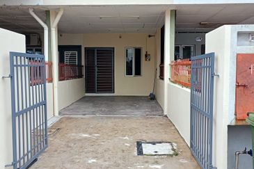 Klang - Kampong Delek - Taman Udang Cendana - Townhouse - Ground Floor - For Sales