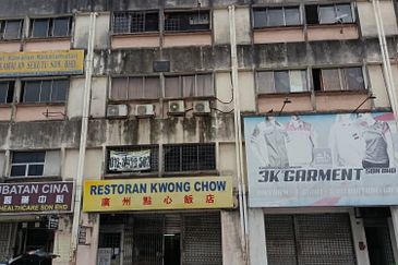 Klang - Jalan Pasar - Ground Floor of 4 Storey Shop - For Sales