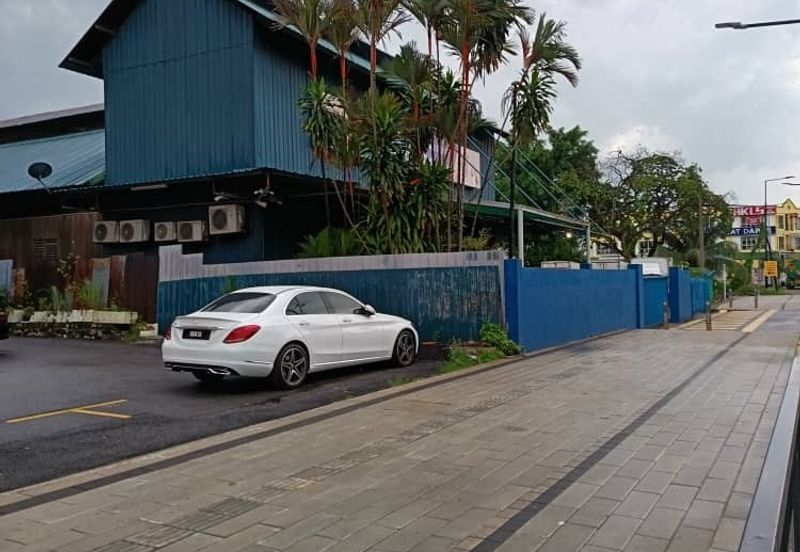 Klang - Jalan Pasar - Ground Floor of 4 Storey Shop - For Sales