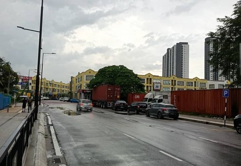 Klang - Jalan Pasar - Ground Floor of 4 Storey Shop - For Sales