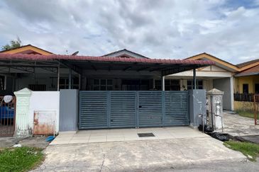 Baru Baru Nilai - Desa Cempaka 3 - Single Storey Intermediate Terrace House - For Sales