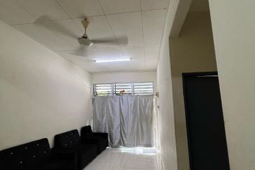 Baru Baru Nilai - Desa Cempaka 3 - Single Storey Intermediate Terrace House - For Sales