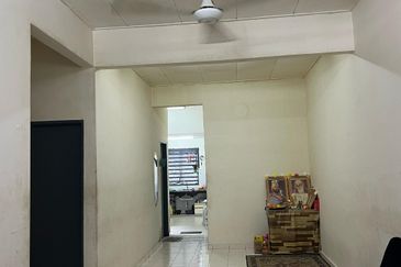 Baru Baru Nilai - Desa Cempaka 3 - Single Storey Intermediate Terrace House - For Sales