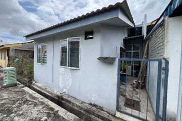 Baru Baru Nilai - Desa Cempaka 3 - Single Storey Intermediate Terrace House - For Sales