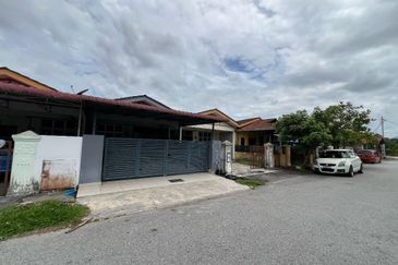 Baru Baru Nilai - Desa Cempaka 3 - Single Storey Intermediate Terrace House - For Sales