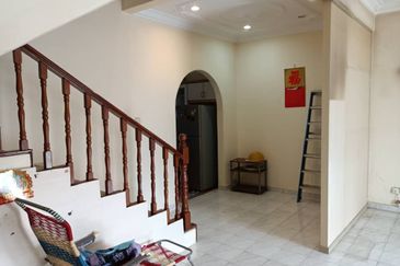 Seremban - Taman Bukit Kelisa - 2 storey Intermediate Terrace House - For Sales