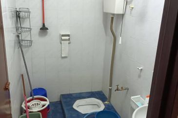 Seremban - Taman Bukit Kelisa - 2 storey Intermediate Terrace House - For Sales