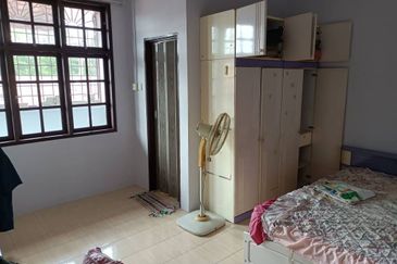 Seremban - Taman Bukit Kelisa - 2 storey Intermediate Terrace House - For Sales