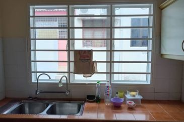 Seremban - Taman Bukit Kelisa - 2 storey Intermediate Terrace House - For Sales