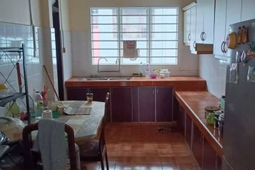 Seremban - Taman Bukit Kelisa - 2 storey Intermediate Terrace House - For Sales