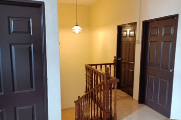 Seremban - Taman Bukit Kelisa - 2 storey Intermediate Terrace House - For Sales