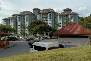 KLANG - BEHIND KLANG PARADE - SERI PELANGI SHOP - GROUND FLOOR - TO LET