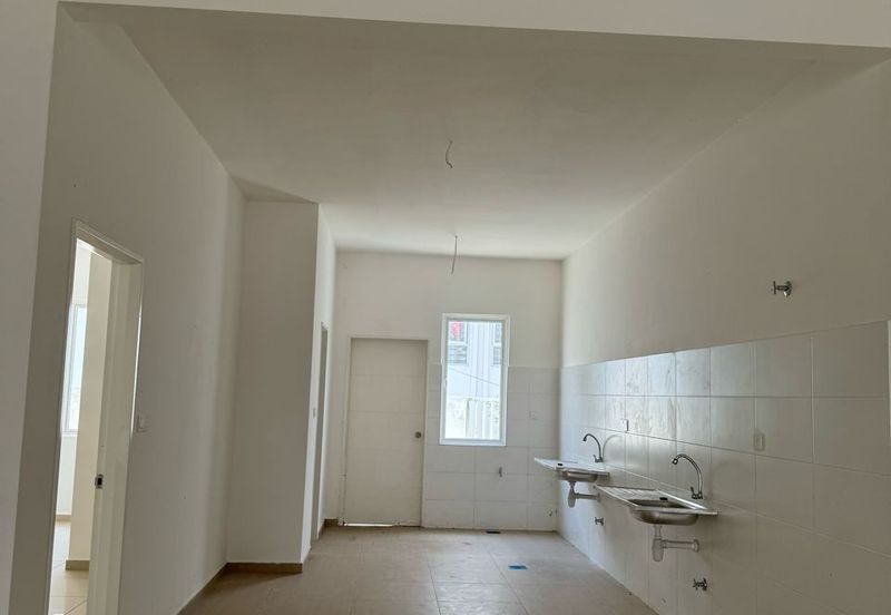 Negeri Sembilan - Bandar Sri Sendayan - Suriaman 3 - 2 storey Intermediate Terrace House - For Sales