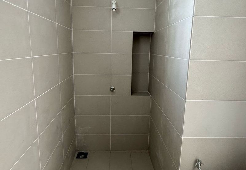 Negeri Sembilan - Bandar Sri Sendayan - Suriaman 3 - 2 storey Intermediate Terrace House - For Sales